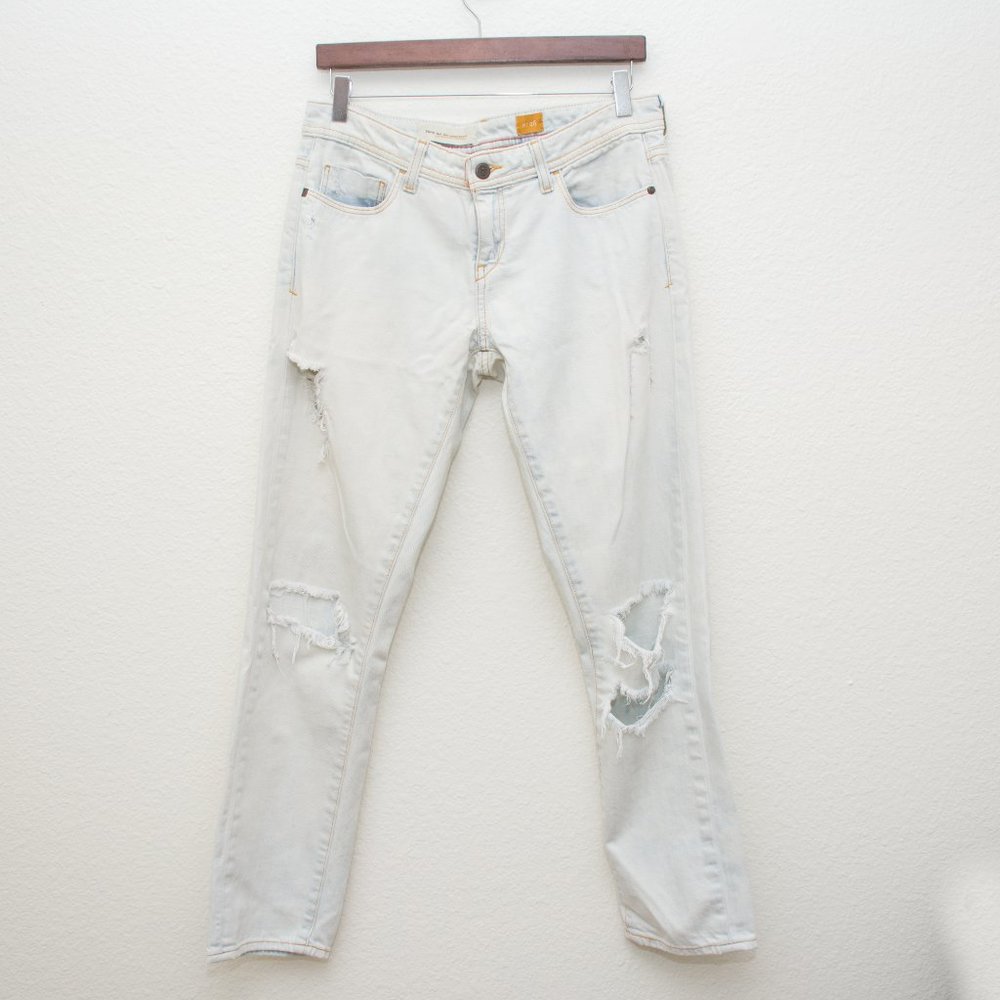 Pilcro Anthropologie Hyphen Distressed Ripped Jeans